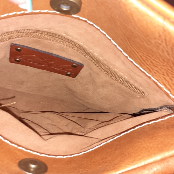 Patricia Nash crossbody organizer. - Picture 2 of 8